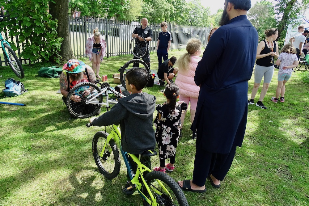 Let's Move: South Leeds Bike fixing